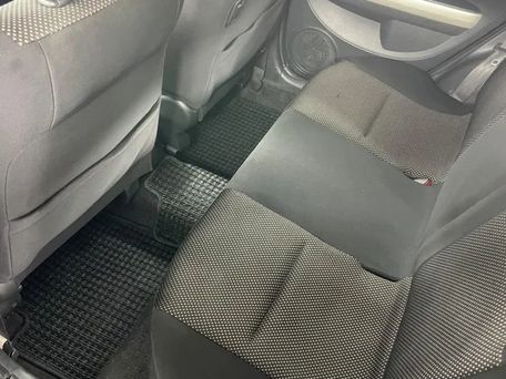 Toyota Ist, 2003 — photo 5