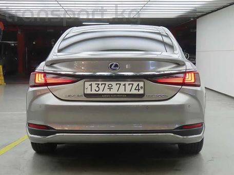 Lexus ES, 2020 — photo 4
