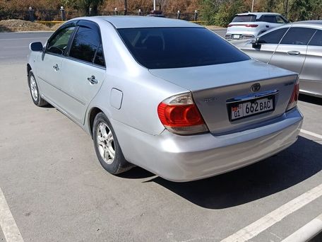 Toyota Camry, 2004