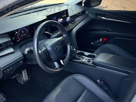 Toyota Camry, 2025 — photo 8