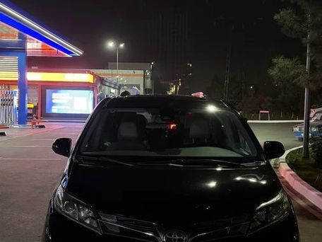 Toyota Sienna, 2018 — фото 5