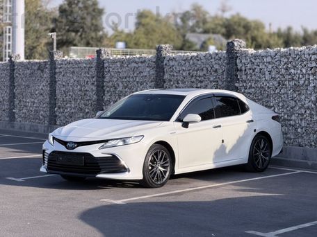 Toyota Camry, 2023 — фото 1