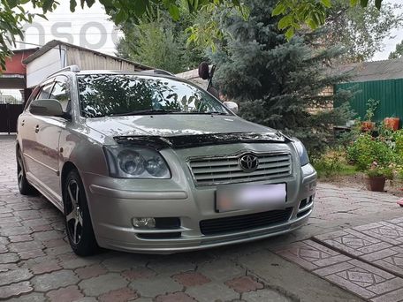Toyota Avensis, 2004 — 照片 1