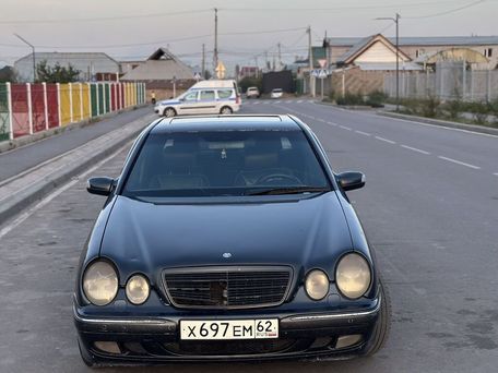 Mercedes-Benz E-Class, 2001 — photo 1