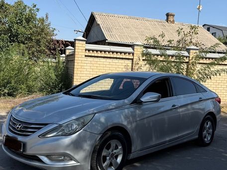Hyundai Sonata, 2011