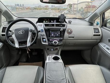 Toyota Prius v (+), 2016 — фото 12