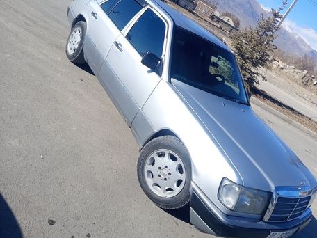 Mercedes-Benz 190 (W201), 1991 — сүрөт 7