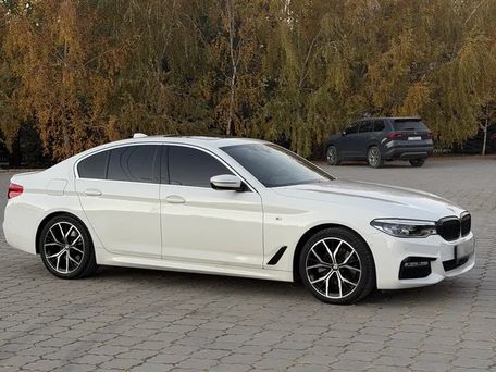 BMW 5 Series, 2020 — photo 1