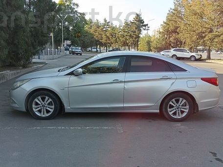 Hyundai Sonata, 2010 — 照片 3