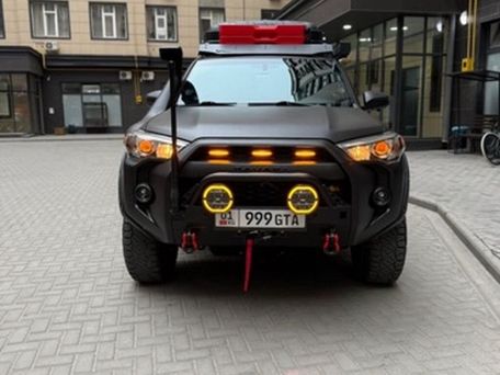 Toyota 4Runner, 2019 — photo 3