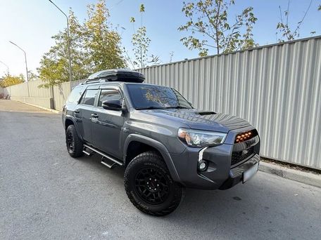 Toyota 4Runner, 2020 — фото 2