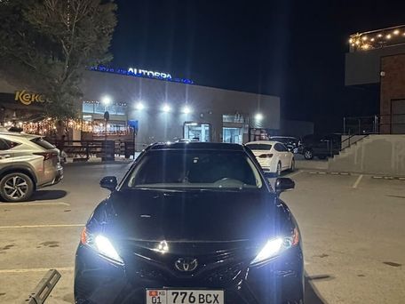 Toyota Camry, 2019 — photo 1