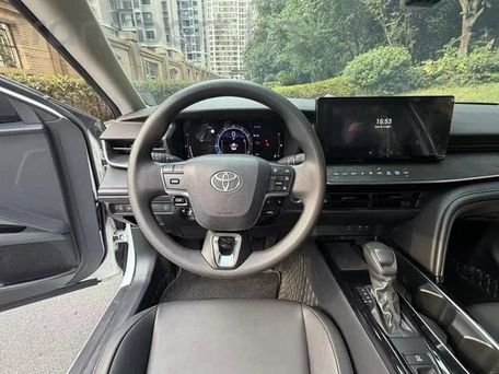 Toyota Camry, 2024 — photo 4