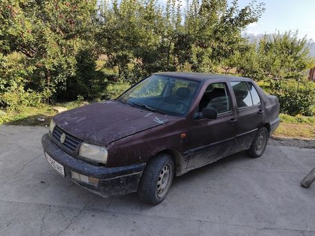 Volkswagen Vento, 1993