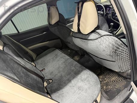 Toyota Camry, 2018 — 照片 7