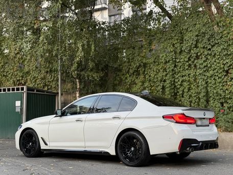 BMW 5 серии, 2018 — 照片 4