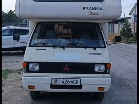 Mitsubishi Delica, 1992 — фото 1