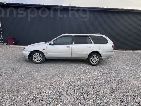 Nissan Primera, 1999 — 照片 1