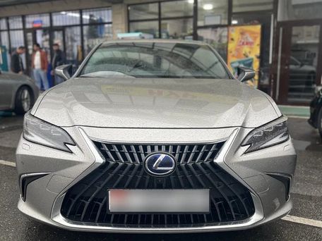 Lexus ES, 2022