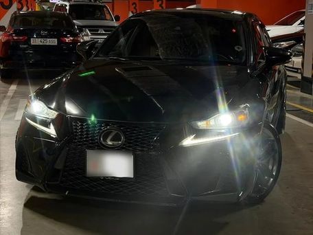 Lexus IS, 2018 — photo 2