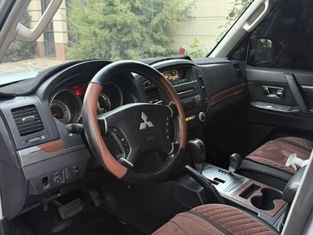 Mitsubishi Pajero, 2009 — photo 11