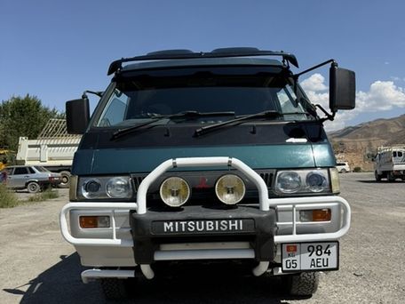 Mitsubishi Delica, 1994 — фото 1