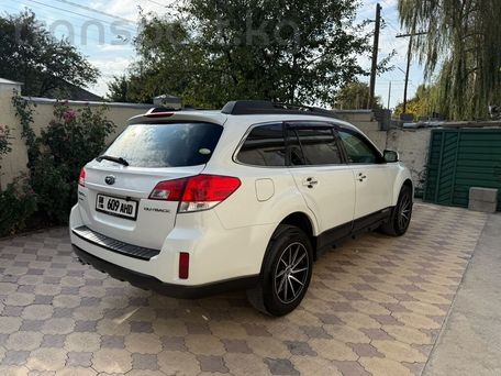Subaru Outback, 2010 — photo 1