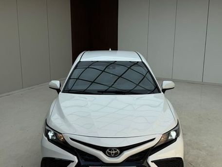 Toyota Camry, 2021 — фото 1