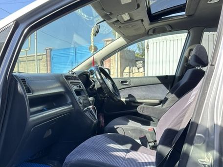 Honda Stream, 2002 — 照片 3