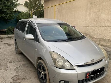 Toyota Wish, 2003 — 照片 1