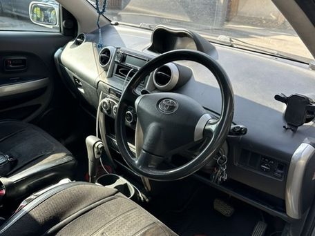 Toyota Ist, 2003 — photo 7