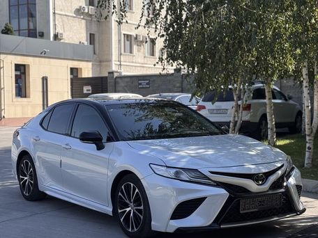 Toyota Camry, 2019