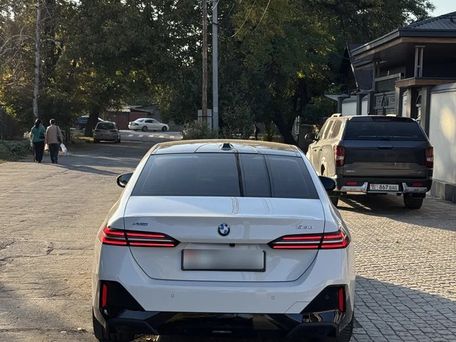 BMW 5 серии, 2023 — 照片 7