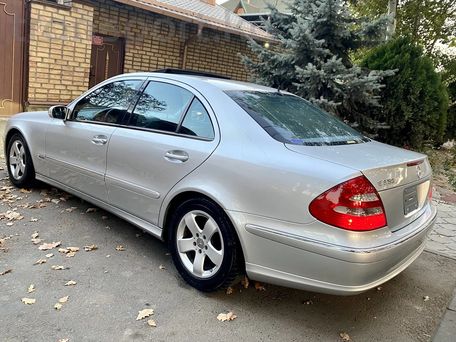 Mercedes-Benz E-Класс, 2006 — 照片 1