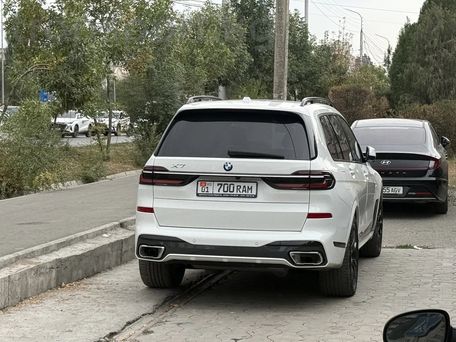 BMW X7, 2023 — фото 1