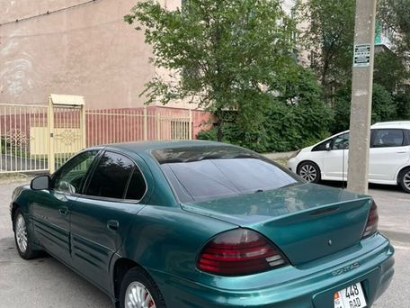 Pontiac Grand AM, 2004 — photo 2