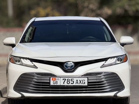 Toyota Camry, 2020 — photo 1