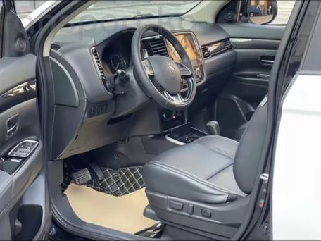 Mitsubishi Outlander, 2020 — photo 7
