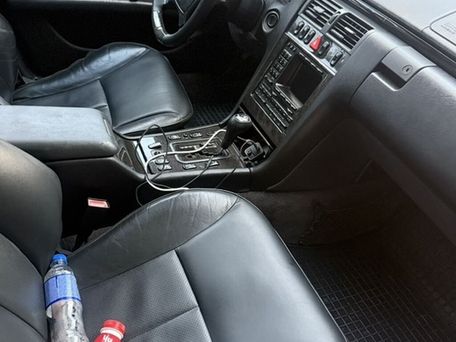 Mercedes-Benz E-Класс, 1999 — 照片 1