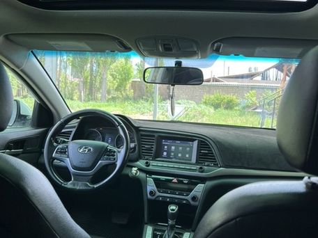Hyundai Elantra, 2017