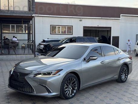 Lexus ES, 2019