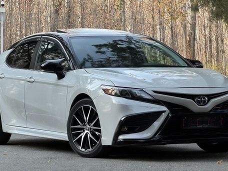 Toyota Camry, 2022 — photo 1