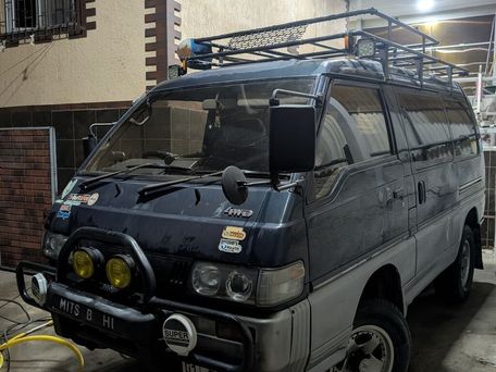 Mitsubishi Delica, 1992 — фото 1