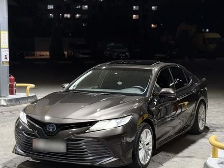 Toyota Camry, 2018 — photo 1