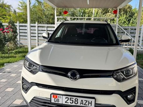 SsangYong Tivoli, 2020 — photo 11