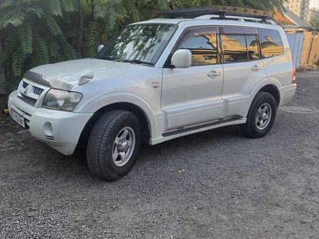 Mitsubishi Pajero, 2004 — 照片 1