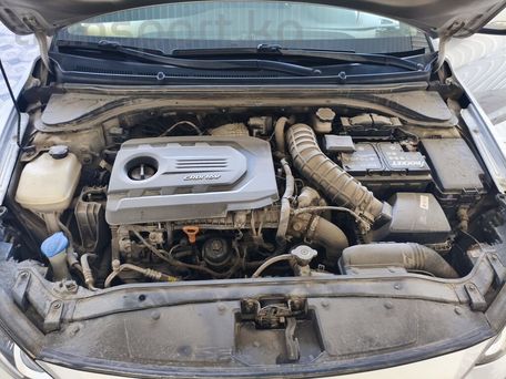 Hyundai Elantra, 2018 — сүрөт 11