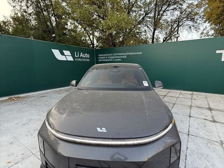 Li Auto (Lixiang) L6, 2025 — 照片 1
