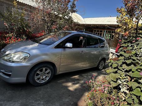 Toyota Avensis Verso, 2004 — photo 3