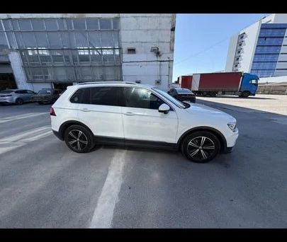 Volkswagen Tiguan, 2019 — фото 1